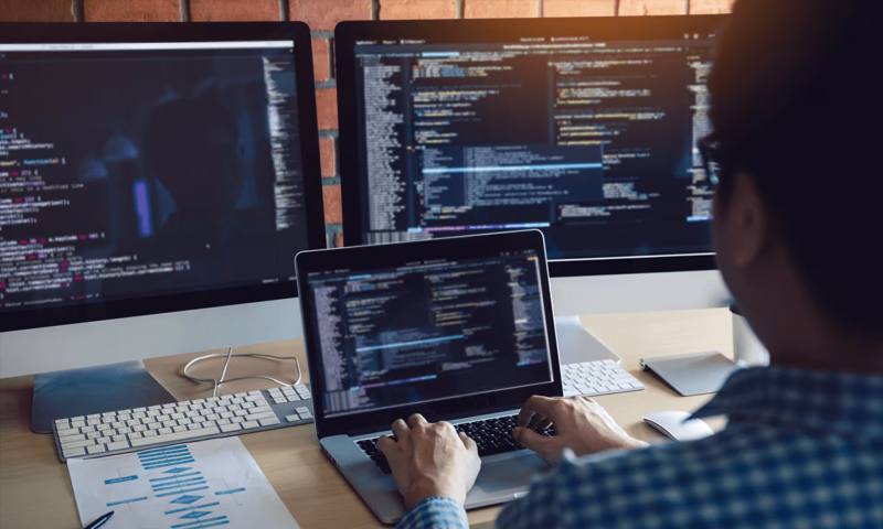 数据科学选型:R与Python如何赋能长安区网站建设?